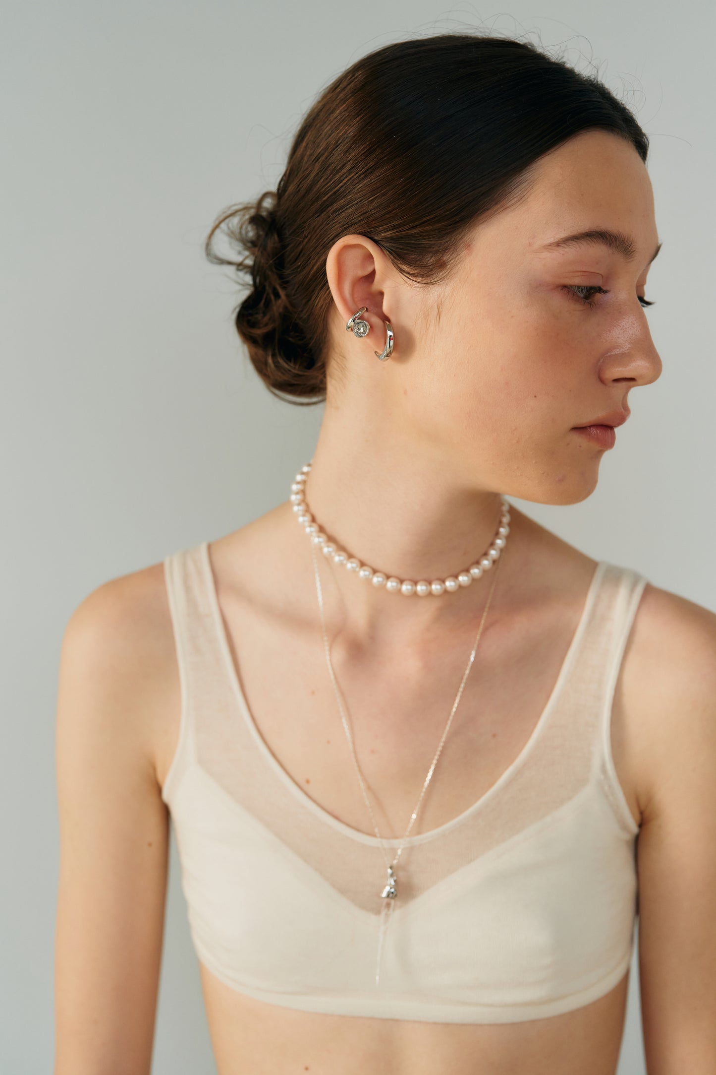 QUIET PEARL CHOKER (33)